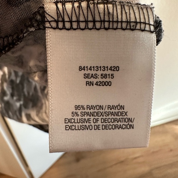 Jaclyn Smith Jewel Embellished Top Black & White Print Top Blouse sz 1X - Picture 4 of 8